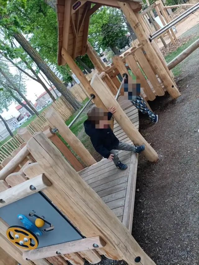 Des activités en extérieur chez votre assistante maternelle près de Pont-du-Château